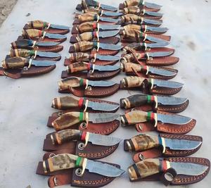 LOT de 20 couteaux de chasse d'extérieur en acier Damas, faits main, personnalisés OEM, haute durabilité 58HRC, tranchants comme des rasoirs, avec étui en cuir et poignée en corne de bélier - Product Image 6