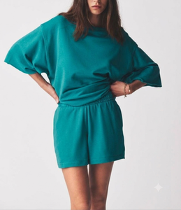 Prix de gros Ensemble short tricoté 2 pièces noir pour femme, col rond, coupe ample, décontracté, printemps-été, couleur unie, confortable - Product Image 2