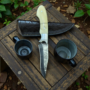 Cuchillo de Caza y Camping Personalizado Hecho a Mano de Acero Inoxidable VG10 y Acero de Damasco con Mango de Hueso, Hoja Fija 56HRC, Funda de Cuero y Espiga Completa - Product Image 5