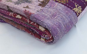 Couverture Kantha indienne brodée à la main, patchwork violet, taille Queen - Product Image 2