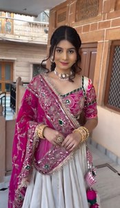 Embroidered Indian Pakistani Clothing Set Cream Pleated Skirt <b>Red</b> <b>Blouse</b> Dupatta Festive Traditional Wear - Product Image 5