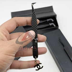 แหนบต่อขนตาปลายแหลม 90 องศา รุ่น Plasma Black Sustainable  ผ่านการทดสอบด้วยมือ พร้อมรับผลิตแบรนด์ส่วนตัว - Product Image 3