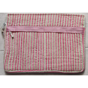 Funda Protectora para Portátil Acolchada, Ecológica, Duradera, Hecha a Mano en Jaipur, con Estampado Artesanal, de Algodón, con Cierre y Múltiples Bolsillos - Product Image 1