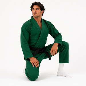 Traje de BJJ resistente con costuras reforzadas, material transpirable y diseño flexible para un entrenamiento fiable en cada sesión. - Product Image 6