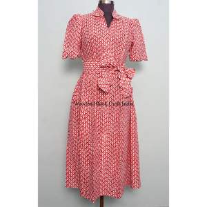 Robe mini en coton indien faite à la main pour femmes, imprimé floral fait main, style quotidien mignon, robe décontractée pour les fêtes - Product Image 1