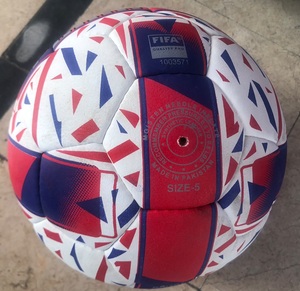 Ballon de football d'entraînement en PU laminé écologique de haute qualité, impression personnalisée intégrale, vessie en butyl, taille officielle 5, pour match - Product Image 3