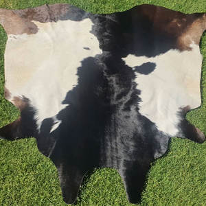 Alfombra de piel de vaca natural, alfombra de cuero de vaca premium con pelo, para sala de estar, dormitorio, decoración rústica para el hogar - Product Image 1
