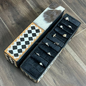 Venta al por mayor, bandeja de exhibición de anillos a cuadros con herramientas manuales para almacenamiento de joyas y escaparate, soporte organizador de múltiples ranuras para anillos y pendientes - Product Image 4