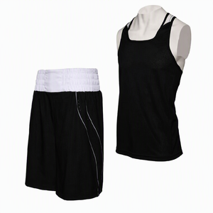 Ensemble débardeur et short de tennis couleur crème unie pour femme, en polyester anti-humidité, sans manches, col carré, taille élastique, coupe classique - Product Image 3