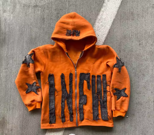 Sudadera con capucha para hombre, color naranja, con cremallera, diseño desgastado, aplique con letras INFW y parche de estrella. - Product Image 1