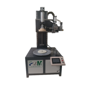 Les machines de fermeture de bride sont utilisées pour le pressage, la rotation et le sertissage automatisés dans la production à moyenne et à grande échelle. - Product Image 1