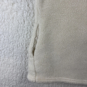 White Color Customized <b>Men's</b> Outdoor Sherpa <b>Fleece</b> Vests Windproof Warm Winter Wear Sherpa Wool <b>Gilets</b> For Adults - Product Image 4