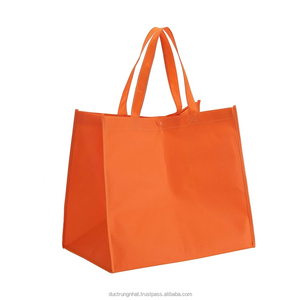 Venta al por mayor de ropa de lujo con diseño de logotipo de marca impreso personalizado regalo al por menor compras joyería bolsa de papel con asa - Product Image 2