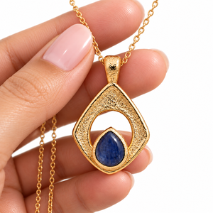 Collier en argent sterling 925 avec saphir bleu – Pendentif cabochon en forme de goutte d'eau en vermeil doré - Product Image 4