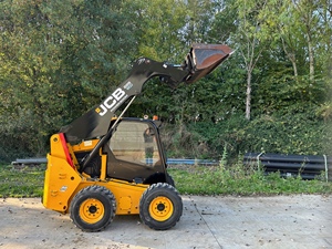 รถตักล้อยางขนาดเล็ก JCB 135 พร้อมอุปกรณ์เสริม เครื่องยนต์ดีเซลประสิทธิภาพสูง สำหรับงานก่อสร้าง - Product Image 5