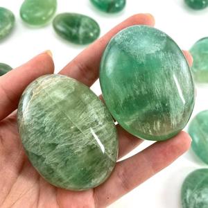 Chakralume Pierre de paume ovale en fluorite verte naturelle, polie, cristal de guérison, Reiki, méditation, énergie, décoration, cadeau de mariage - Product Image 3