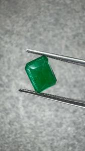 Émeraude naturelle zambienne 1,78 ct, taille octogonale, pierre précieuse verte non montée pour bague sur mesure, pendentif et bijoux de luxe - Product Image 4