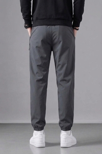 Nouveau pantalon de survêtement décontracté gris pour homme, taille élastique, anti-boulochage, léger, avec cordon de serrage et poches latérales, idéal pour l'automne - Product Image 2