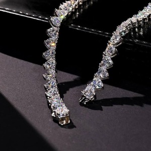Collier chaîne en moissanite de qualité export, bijoux sertis de diamants pour fêtes, clubs et usage quotidien, en vente - Product Image 3
