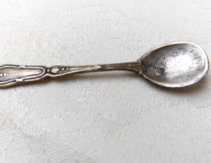 Mini-cuillère vintage plaquée argent avec manche orné et marques de fabricant, couverts de table européens en acier inoxydable brillant pour la restauration - Product Image 5