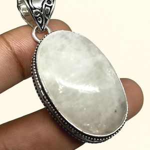 Pendentif artisanal en argent sterling avec pierre de lune blanche, bijou élégant pierre de naissance, cadeau d'anniversaire - Product Image 2