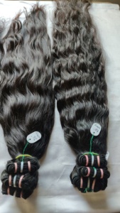 Extensions de cheveux humains bruts Remy d'Inde 28 pouces, double trame machine et cheveux en vrac, texture naturelle soyeuse ondulée, cheveux de donneur unique - Product Image 5