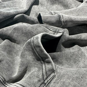 Sudadera con Capucha Negra Desgastada Estilo Streetwear de Algodón Pesado Oversize para Hombre y Mujer, Ajuste Holgado, Estilo Universitario - Product Image 6