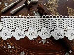 High Quality Premium <b>White</b> Floral Guipure <b>Lace</b> Trim - 3D Leaf Vine Embroidered Chemical <b>Lace</b> Border for Ethnic Wear and Gowns - Product Image 5