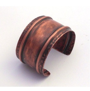 Pulsera Artística de Cobre – Juego de Pulseras de Diseño Abierto y Texturizado para Fiestas y Bodas - Product Image 5