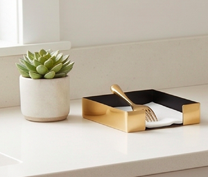 Porte-serviettes en métal poli doré, design carré simple, pour des tables élégantes et une utilisation en cuisine - Product Image 4