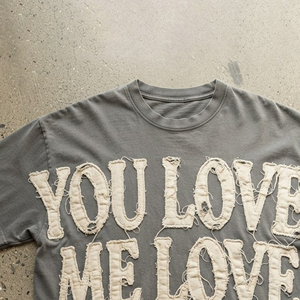 Camiseta de algodón de manga corta con estampado de apliques You Love Me Love para hombre, informal, con cuello redondo, corte regular - Product Image 3
