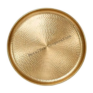 Plateau de service rond vintage en métal doré avec poignées, bord ajouré poli, motif soleil, pour fête, fait main, en bronze - Product Image 3
