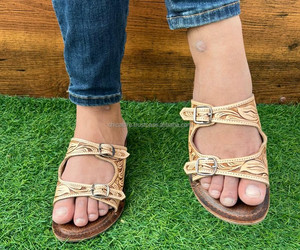 Real Handmade Genuine <b>Women</b> Western Stylish Tooled Leather Casual Outdoor Flipflop Flat Flower Footwear Open Toe Sandals - Product Image 2