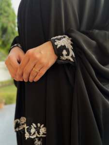 Meilleures ventes 2026 : Robe traditionnelle islamique vintage pour femme, faite à la main, légère et ornée de sequins, par Meera Fashion Designers, Dubaï, Arabie Saoudite - Product Image 5