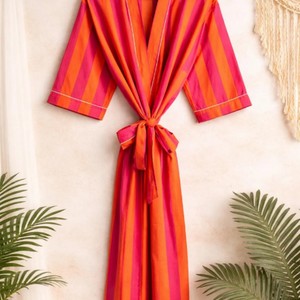 Bata Kimono a Rayas de Longitud Completa, Corte Holgado, Cuello en V, Manga Tres Cuartos, Ropa de Estar para Mujer, Tejido Suave de Verano - Product Image 1