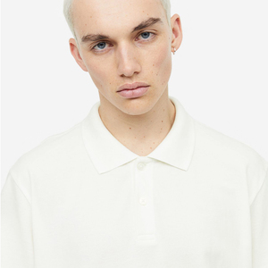 เสื้อโปโลชาย ดีไซน์ใหม่ สไตล์ลำลอง สตรีทแวร์ แขนสั้น ใส่สบาย ระบายอากาศได้ดี เสื้อโปโลชาย OEM ไซส์ - Product Image 3