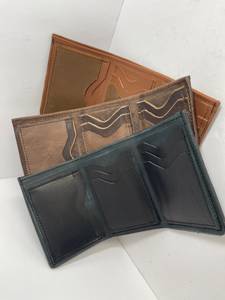 กระเป๋าสตางค์หนังแท้พับสามสำหรับผู้ชาย รุ่นบาง ป้องกัน RFID ช่องใส่บัตรเครดิต ช่องใส่เหรียญ  รับทำโลโก้ตามสั่ง โรงงาน NTW-0033 - Product Image 3