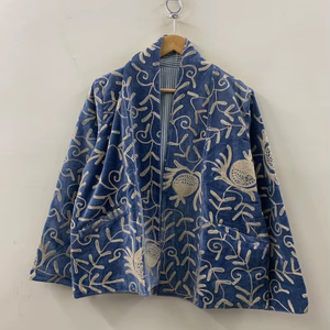 Kimono corto de terciopelo bordado Suzani con bolsillo, chaqueta étnica de terciopelo, chaqueta Suzani, abrigo bohemio hippie, regalo para ella - Product Image 1
