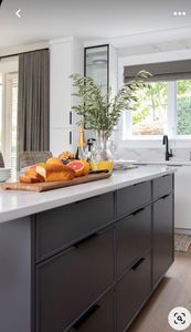 Îlot de cuisine moderne, armoire de rangement modulaire gris foncé, armoire à tiroirs, plan de travail blanc, meubles de cuisine contemporains - Product Image 4