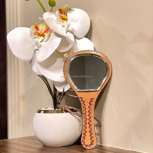 Espejos de maquillaje de cuero en relieve estampados hechos a mano florales personalizados genuinos regalos especiales de dama de honor con estilo de Rodeo occidental - Product Image 4