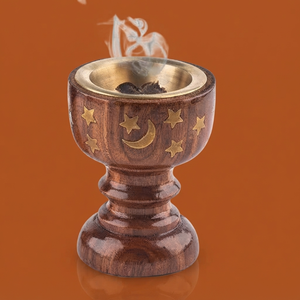 Quemador de Incienso de Madera con Cáliz Ornamentado, Incrustaciones de Estrellas y Luna, con una Copa Metálica Dorada Extraíble de Alta Resistencia - Product Image 1