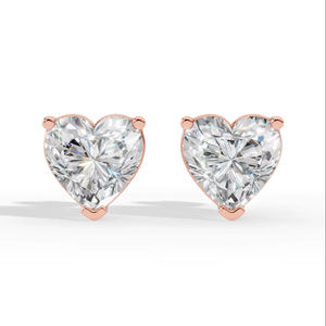Encantadores pendientes solitarios de diamante en forma de corazón, diseñados con una brillanteza vibrante, ideados para celebraciones nupciales y momentos preciosos. - Product Image 3