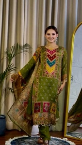 Nouvelle collection traditionnelle de designers, salwar kameez en soie chinon brodée avec des séquences, avec dupatta, sans plis - Product Image 3
