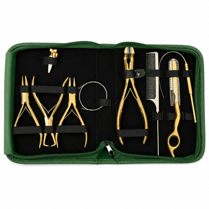 Nouvel Arrivage – Kit d'Outils pour Extensions de Cheveux en Gros, Fabriqué Directement en Usine, Étui Vert, Pinces Plaquées Or, Ciseaux Rasoirs, Aiguilles et Kit de Boucles - Product Image 1