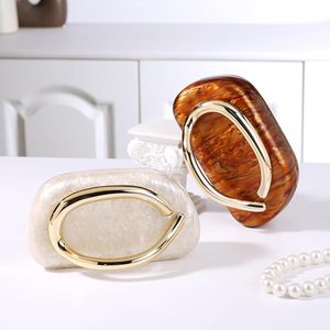 Pochette en bois naturel de qualité supérieure, prix de gros, sac de soirée de créateur pour femme, idéal pour les mariages et les événements festifs - Product Image 3
