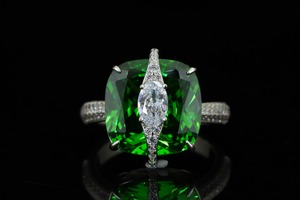 Anillo de Moissanita Verde Ovalado, Anillo de Compromiso con Incrustaciones de Pavé, Plateado en Plata, para Mujer, Joyería para Fiestas - Product Image 2