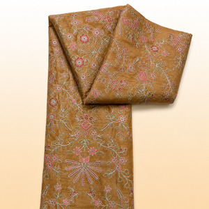 Tissu de Georgette de Luxe Brodé Style Africain pour Robes, Vêtements et Tenues de Mode - Product Image 5
