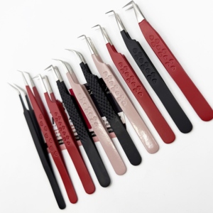 Pinzas Profesionales para Extensión de Pestañas de Acero Inoxidable Negro Mate, Logotipo Personalizado, Probadas a Mano, Punta Puntiaguda Sostenible - Product Image 5