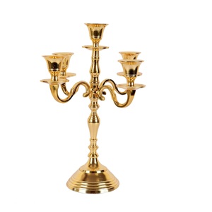 Support à bougies traditionnel en métal et laiton, très demandé, décoratif pour salon et chambre, disponible à la vente - Product Image 6