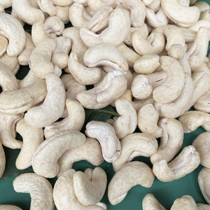 Hot Sale Cashew W320 Cashew <b>Nuts</b> Kaju Cashew Vietnam Private Label Packaging Available Santigo - Product Image 1